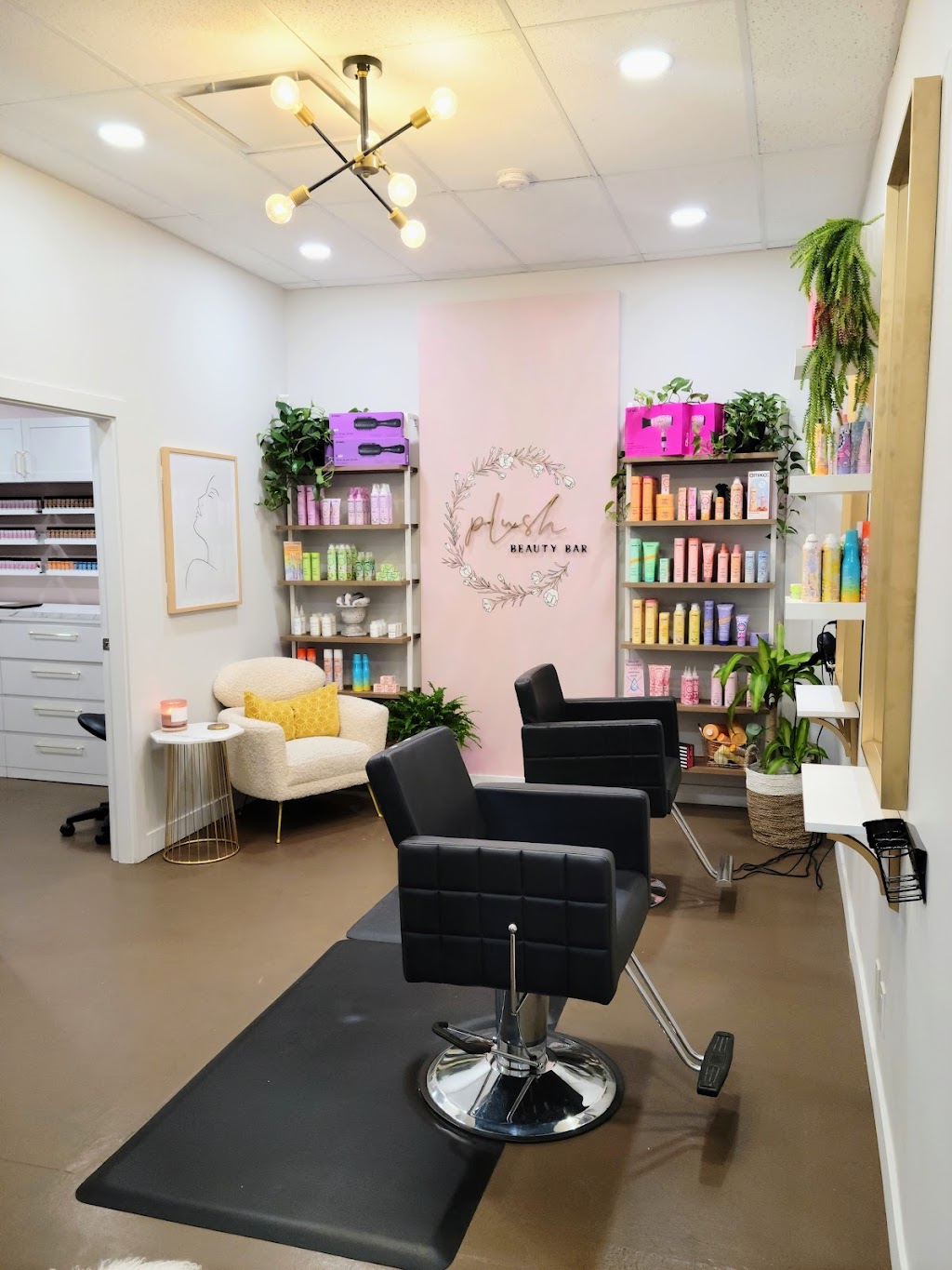 Plush Beauty Bar | 502 25 Ave NW #103, Calgary, AB T2M 2A8, Canada | Phone: (403) 540-5128