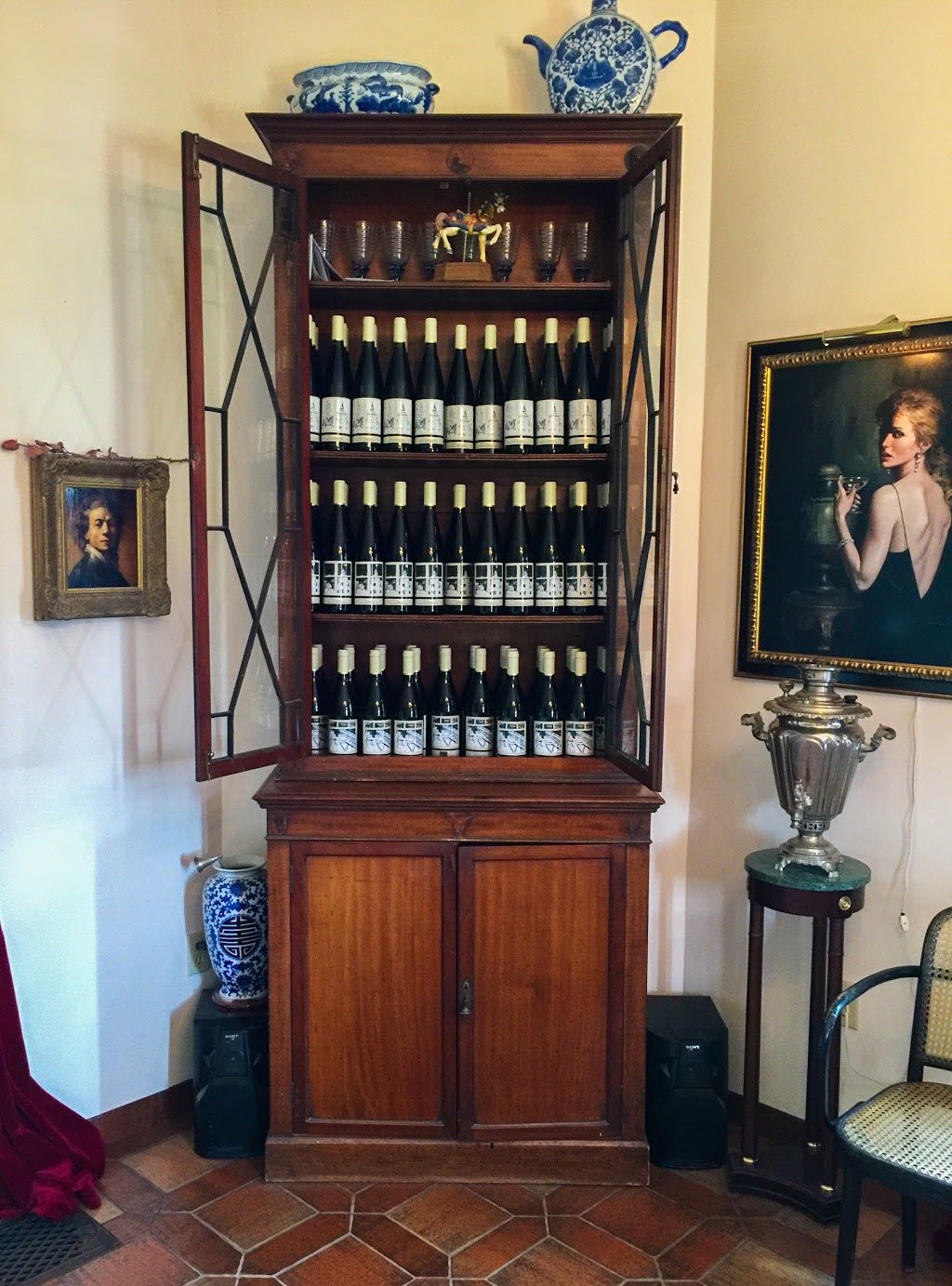 Organized Crime Winery | 4043 Mountainview Rd, Beamsville, ON L0R 1B2, Canada | Phone: (905) 563-9802