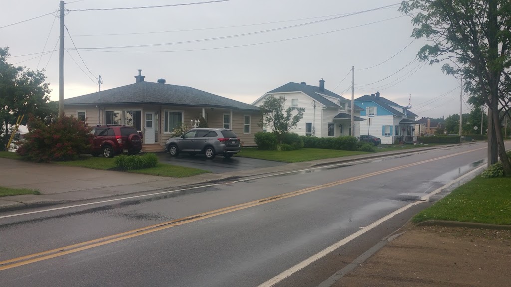 La blanche du Cap | 1084 Rue Principale, Petite-Rivière-Saint-François, QC G0A 2L0, Canada | Phone: (819) 580-9210