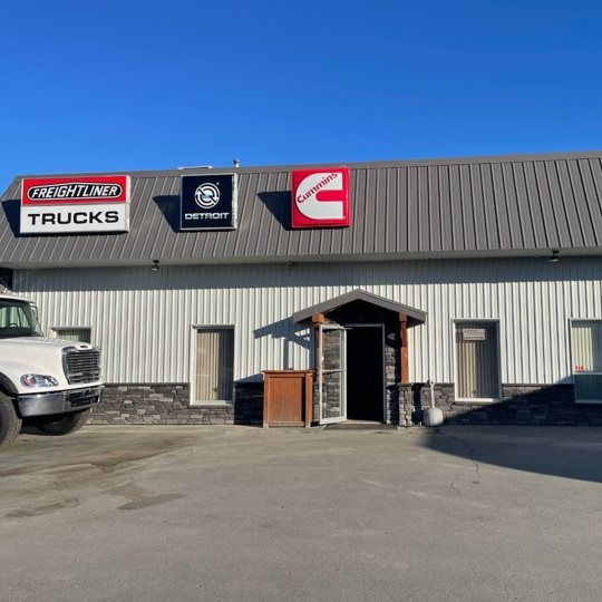 New West Truck Centres (Freightliner of Cranbrook) | 301 Slater Rd NW, Cranbrook, BC V1C 4Y5, Canada | Phone: (250) 489-4741