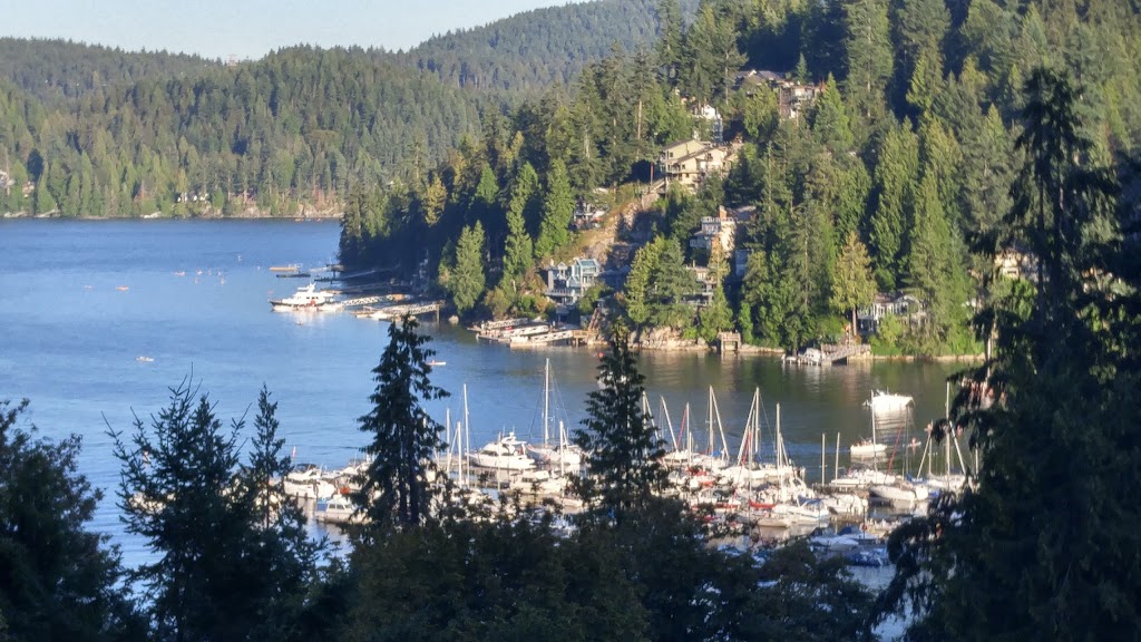 Eagles Nest Vacation Rental | 2490 Caledonia Ave, North Vancouver, BC V7G 1T9, Canada | Phone: (778) 317-6993