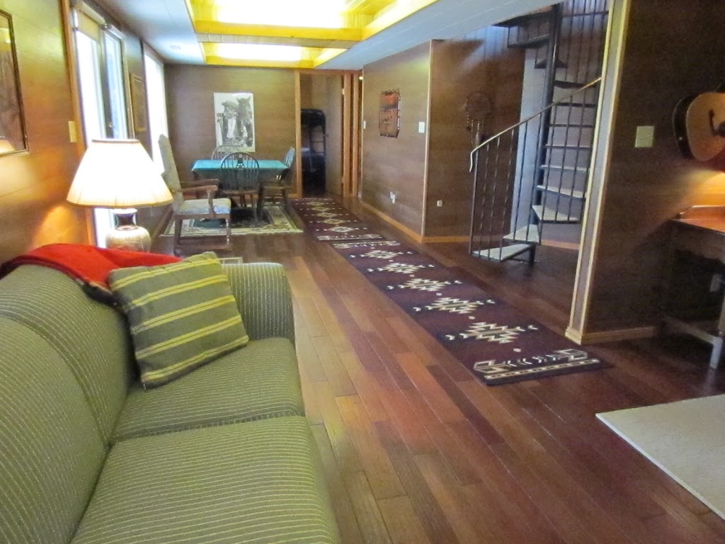 Creekside Cabin | 5189 Hot Springs Rd, Fairmont Hot Springs, BC V0B 1L1, Canada | Phone: (250) 345-6116