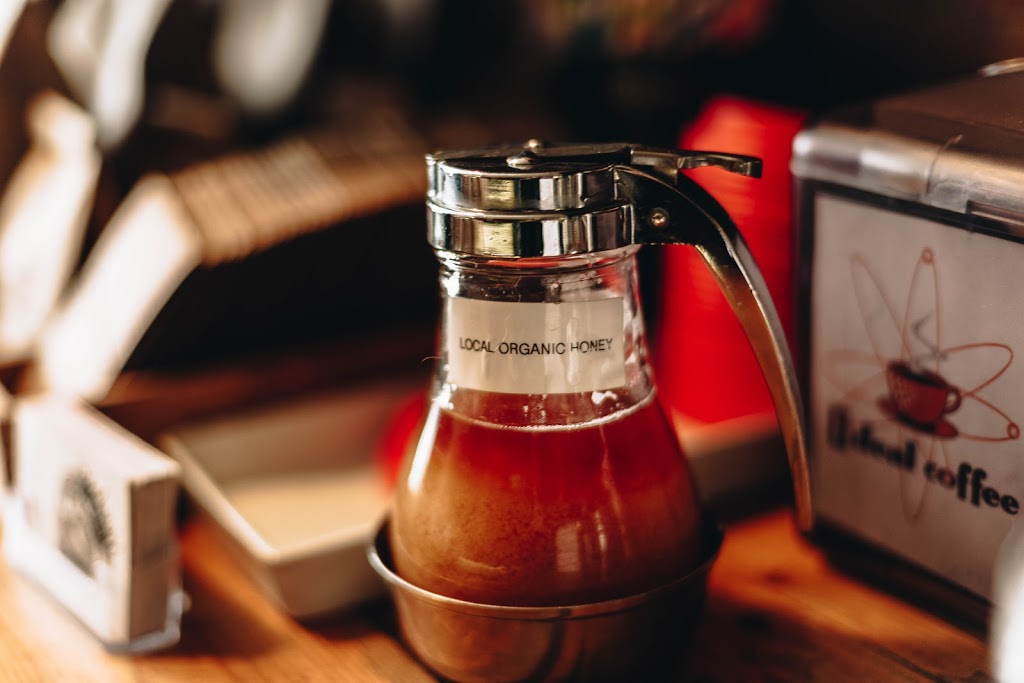 I DEAL coffee & wine bar | 221 Sorauren Ave, Toronto, ON M6R 2G1, Canada | Phone: (416) 364-7700