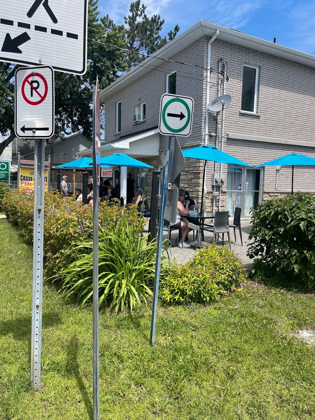 Casse-Croûte Ptite-Nation (Petite-Nation) | 81 Rue Principale, Chénéville, QC J0V 1E0, Canada | Phone: (819) 428-7848