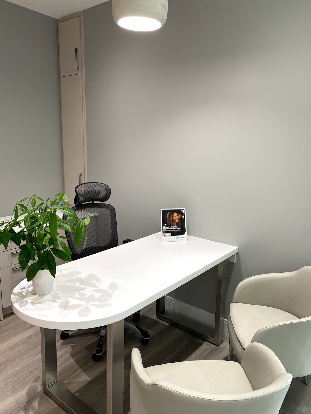 Blossom Smiles Dental | 3235 Fairview St unit 4, Burlington, ON L7N 3L1, Canada | Phone: (289) 812-8278