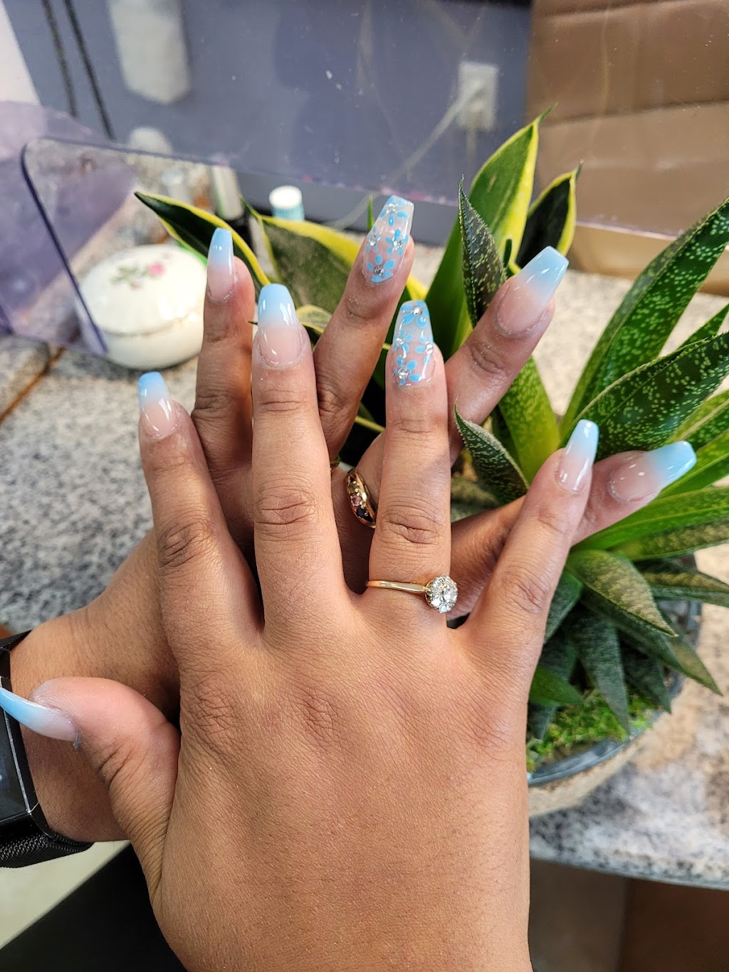 Dianas Nails | 769 Southdale Rd E, London, ON N6E 3B9, Canada | Phone: (519) 690-1081