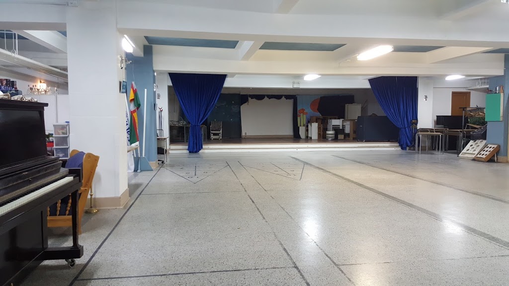 Église Sainte-Thérèse | 2811 Bd du Saguenay, Jonquière, QC G7S 1X7, Canada | Phone: (418) 548-4052