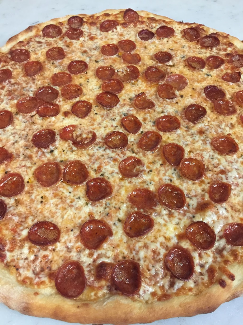 Calabrese Pizza | 3019 Lake Shore Blvd W, Etobicoke, ON M8V 1K2, Canada | Phone: (416) 503-0999