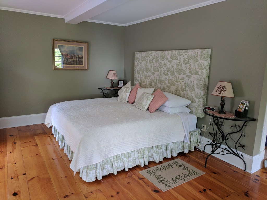 In Wolfville Luxury Bed and Breakfast | 56 Main St, Wolfville, NS B4P 1B7, Canada | Phone: (902) 542-0400