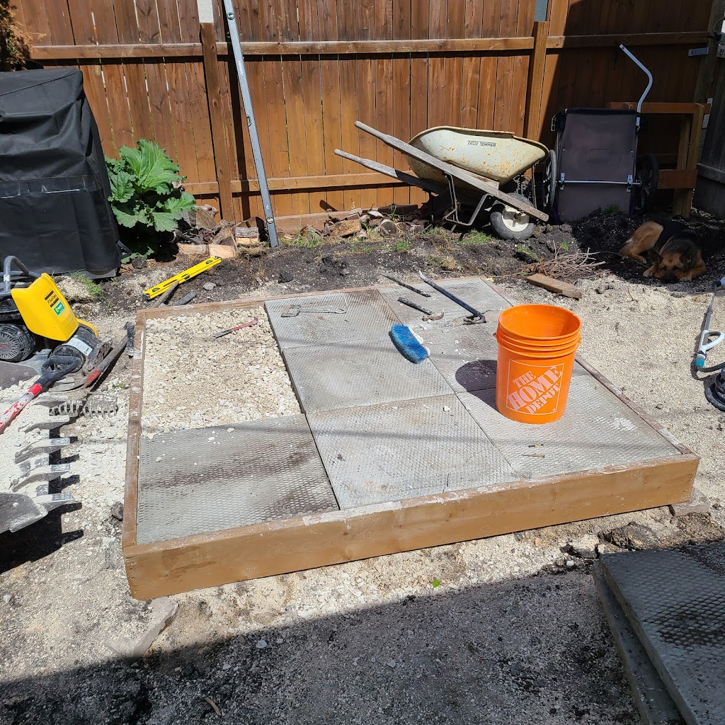 Daves Construction | 935 Dowker Ave, Winnipeg, MB R3T 1R7, Canada | Phone: (204) 479-0664
