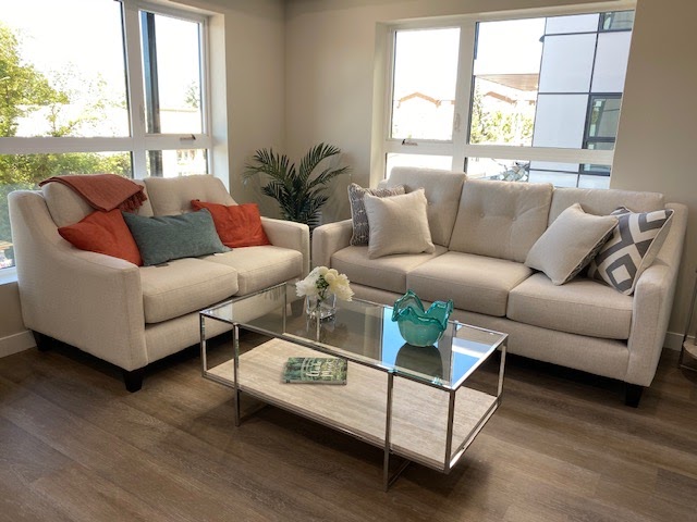 Three Robins Stony Plain | 5005 53 Ave, Stony Plain, AB T7Z 1T6, Canada | Phone: (780) 707-3324