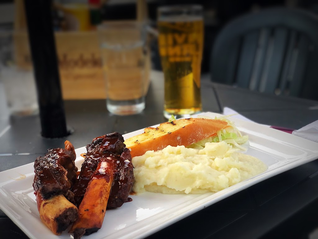 Rockies Tavern & Grill | 7 Balsam Ave #404, Bragg Creek, AB T0L 0K0, Canada | Phone: (403) 949-2859