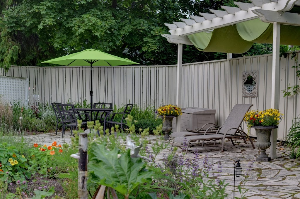 Chantry Breezes Bed & Breakfast | 107 High St, Southampton, ON N0H 2L0, Canada | Phone: (519) 797-1818