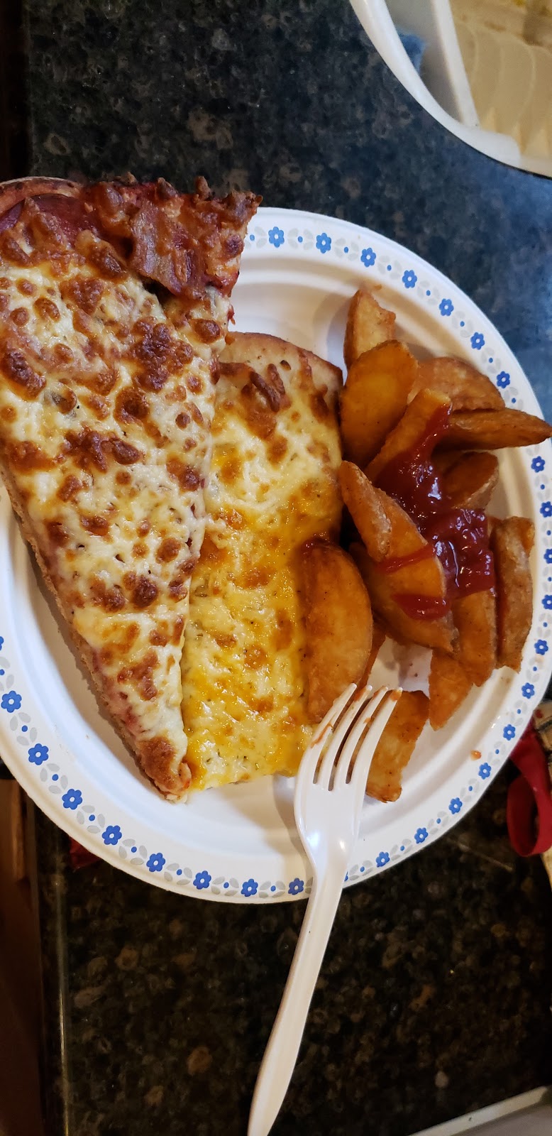 Skippys Pizza | 118 Queen St E, St. Marys, ON N4X 0A6, Canada | Phone: (519) 284-1864