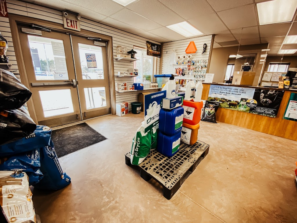 M & R Feeds & Farm Supply | 2768 Micksburg Rd, Pembroke, ON K8A 6W4, Canada | Phone: (613) 735-3689