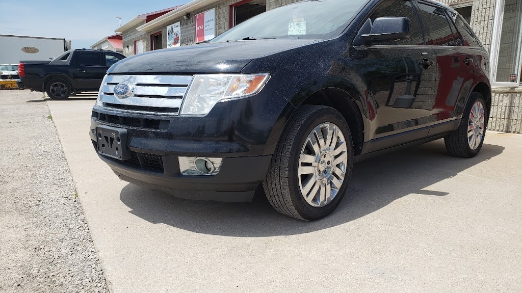Dionnes Car Sales | 580 Lowe Ave, Wallaceburg, ON N8A 4Z9, Canada | Phone: (519) 627-3309