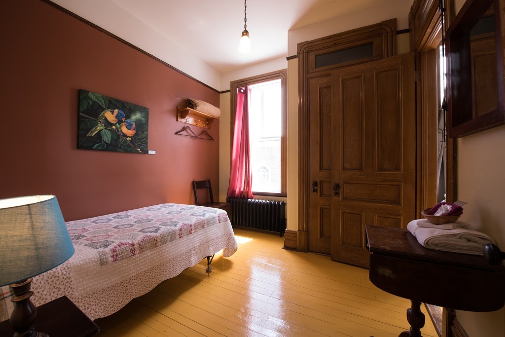 Resto-Gîte Le Lutin Marmiton | 2410 Ave Principale, Saint-Élie-de-Caxton, QC G0X 2N0, Canada | Phone: (819) 221-2150