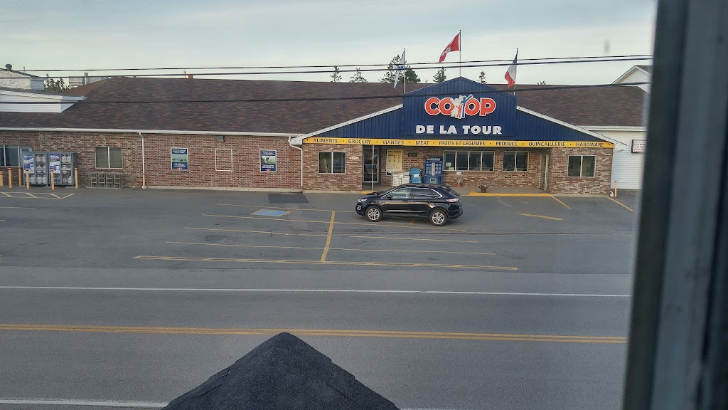 De La Tour Co-Op | 1651 NS-335, Lower West Pubnico, NS B0W 2C0, Canada | Phone: (902) 762-2315
