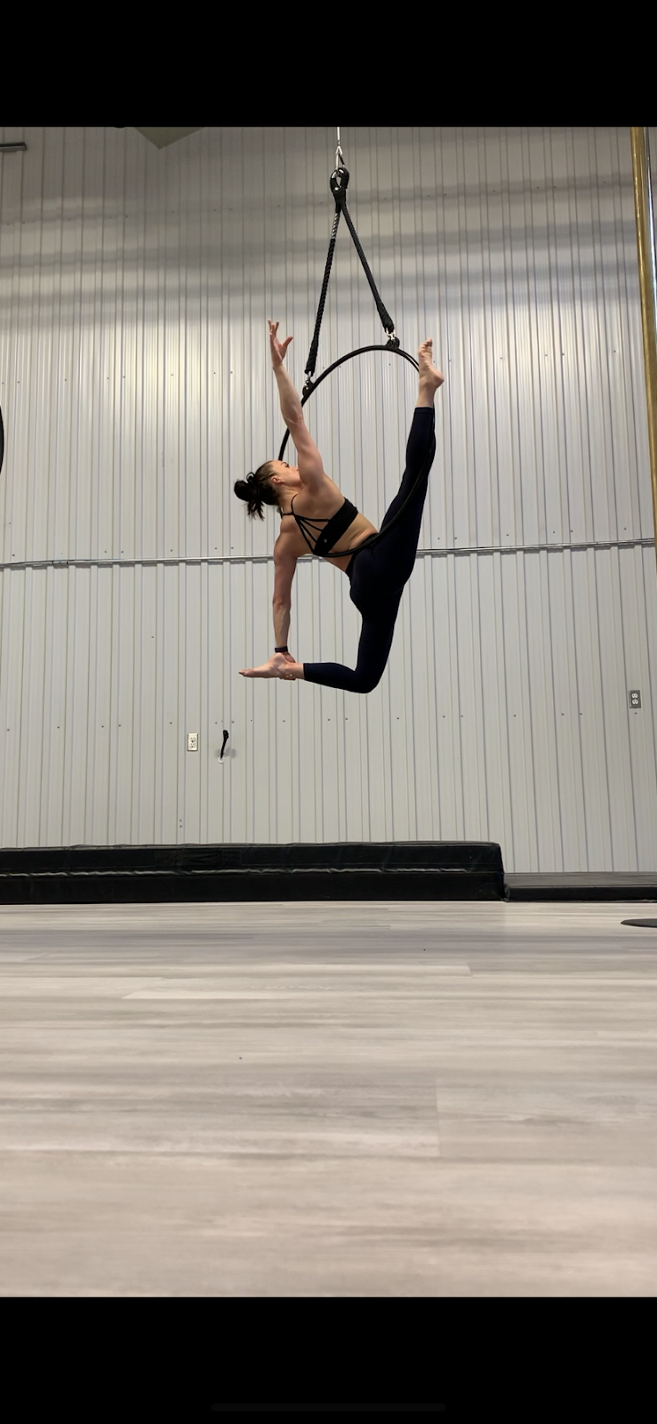 AcroPark - Pole & Aerial Circus Studio | 3650 Boulevard de la Cité-des-Jeunes #103, Vaudreuil-Dorion, QC J7V 8P2, Canada | Phone: (514) 910-8234