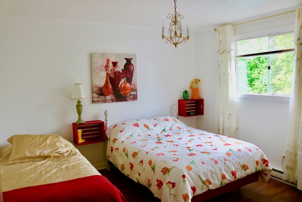 Les Petits Trésors B&B | 44 Rue Johnson, Coaticook, QC J1A 2S1, Canada | Phone: (819) 678-0558