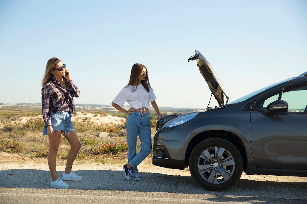 Towing Experts Abbotsford | BB, 2494 Clearbrook Rd Ste 102 Unit# 8, Abbotsford, BC V2T 2Y2, Canada | Phone: (604) 227-6466