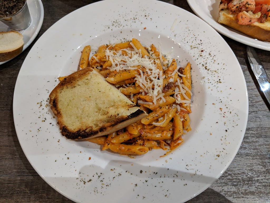 Elio Ristorante | 106 High St, Sutton, ON L0E 1R0, Canada | Phone: (905) 596-3546