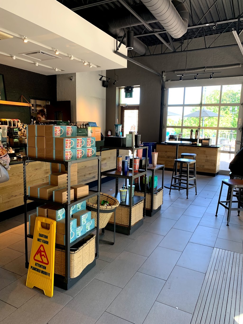 Starbucks | 5200 Robinson St, Niagara Falls, ON L2G 2A3, Canada | Phone: (905) 356-2651
