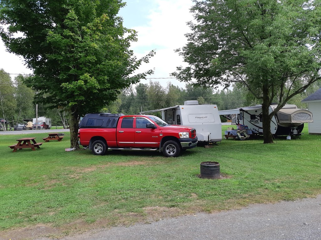 Camping Aqua Parc St-Pie | 286 Chemin de Saint-Dominique, Saint-Pie, QC J0H 1W0, Canada | Phone: (450) 772-2614