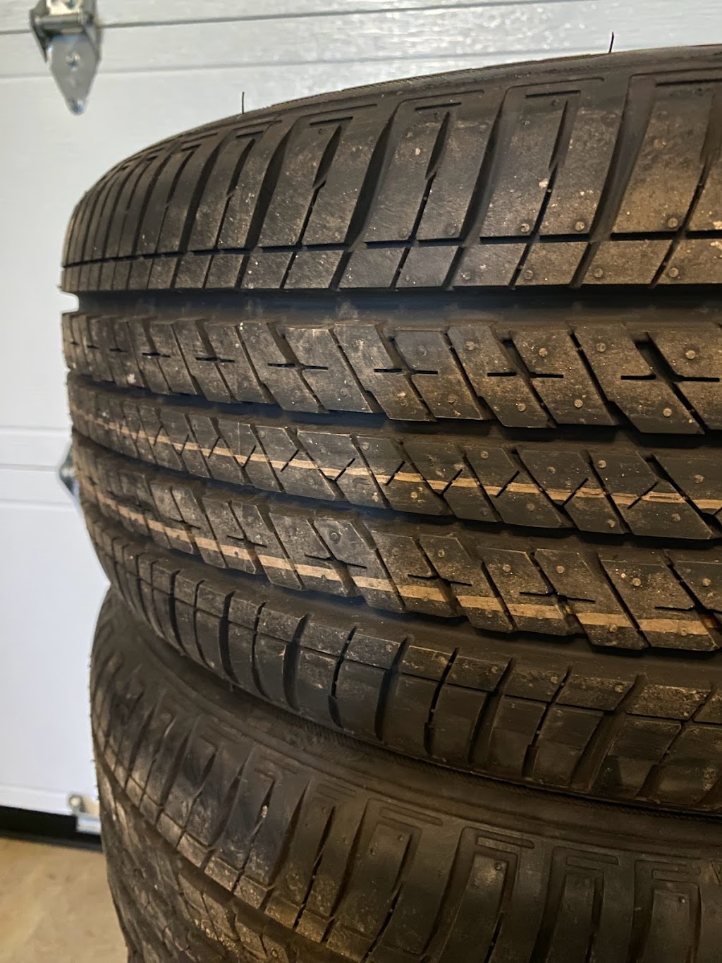 Pneus du Source | 955 Bd Montréal-Toronto, Dorval, QC H8S 1B8, Canada | Phone: (514) 972-1219