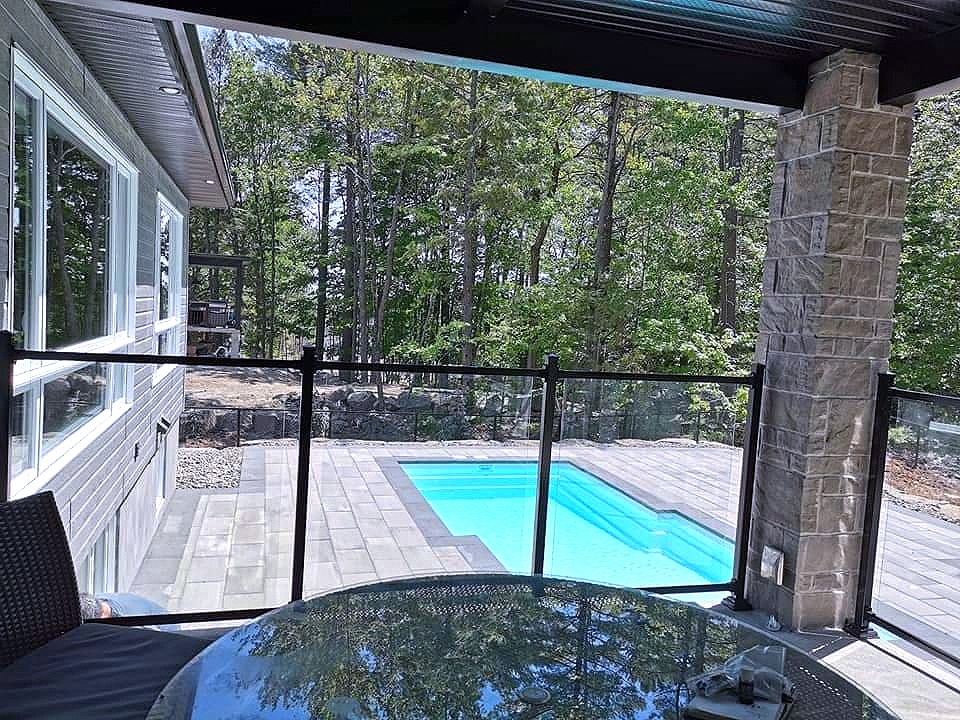 Oversa clôture | 641 Rue des Champs-de-Blé, Saint-Lin - Laurentides, QC J5M 0G8, Canada | Phone: (450) 271-7822
