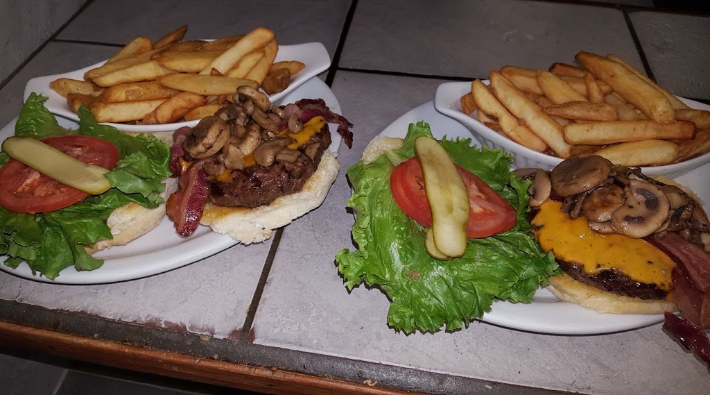 Alibi Roadhouse | 25 Oxford St W, London, ON N6H 1R2, Canada | Phone: (519) 661-0490
