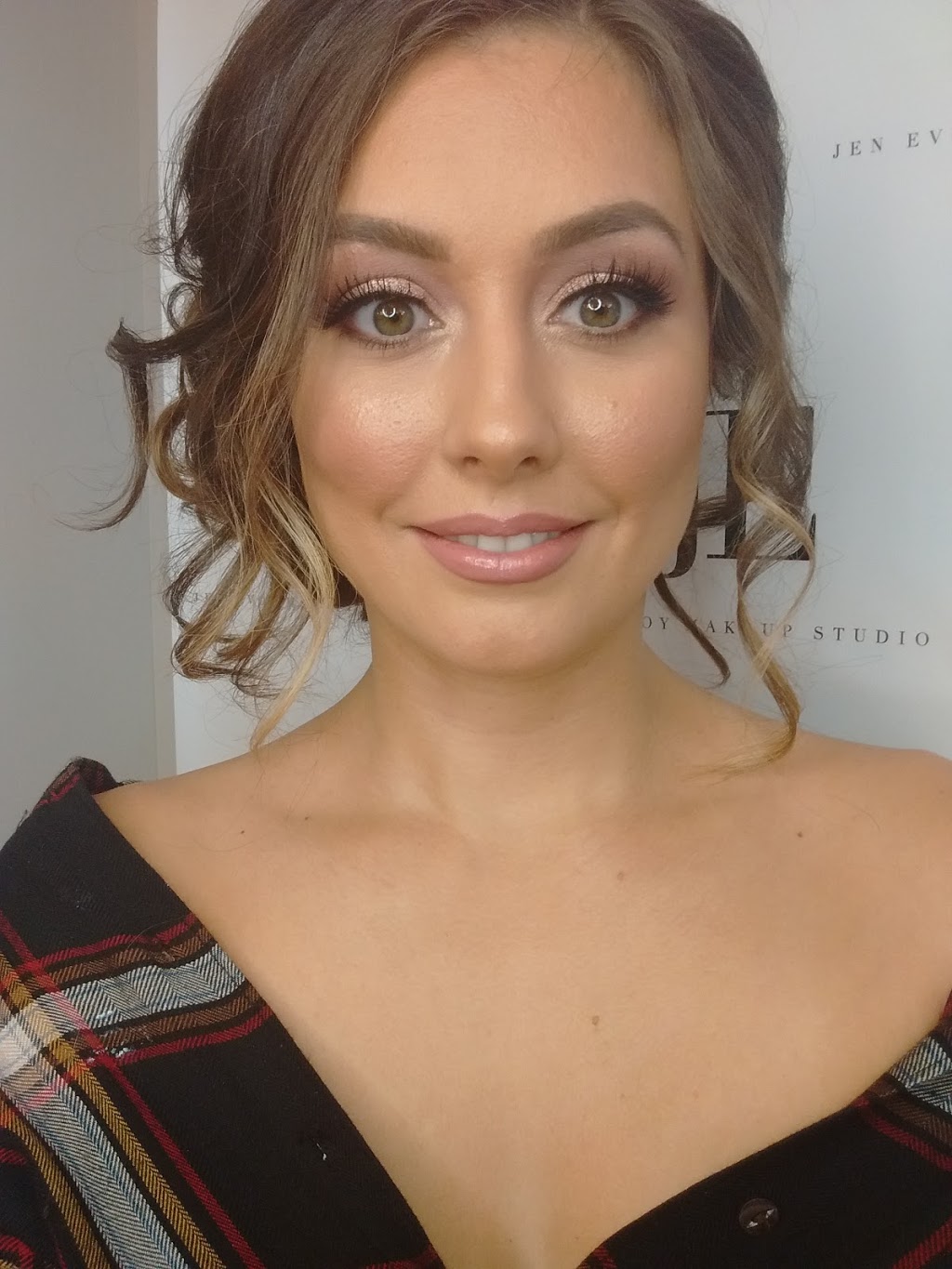 Jen Evoy Makeup Studio | 850 The Queensway, Etobicoke, ON M8Z 1N7, Canada | Phone: (647) 939-7744