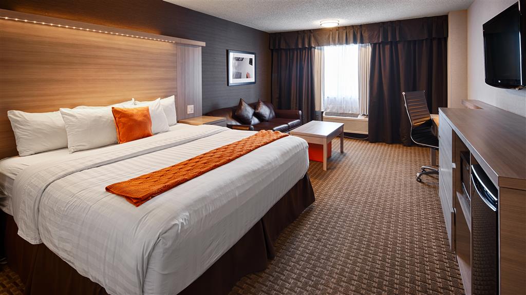 Best Western Plus Village Park Inn | 1804 Crowchild Trail NW, Calgary, AB T2M 3Y7, Canada | Phone: (403) 289-0241