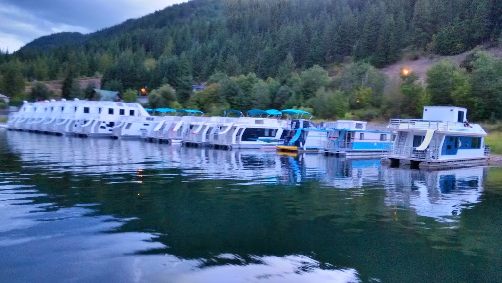 Shuswap Villas | 500 Old Spallumcheen Rd, Sicamous, BC V0E 2V3, Canada | Phone: (250) 836-3638