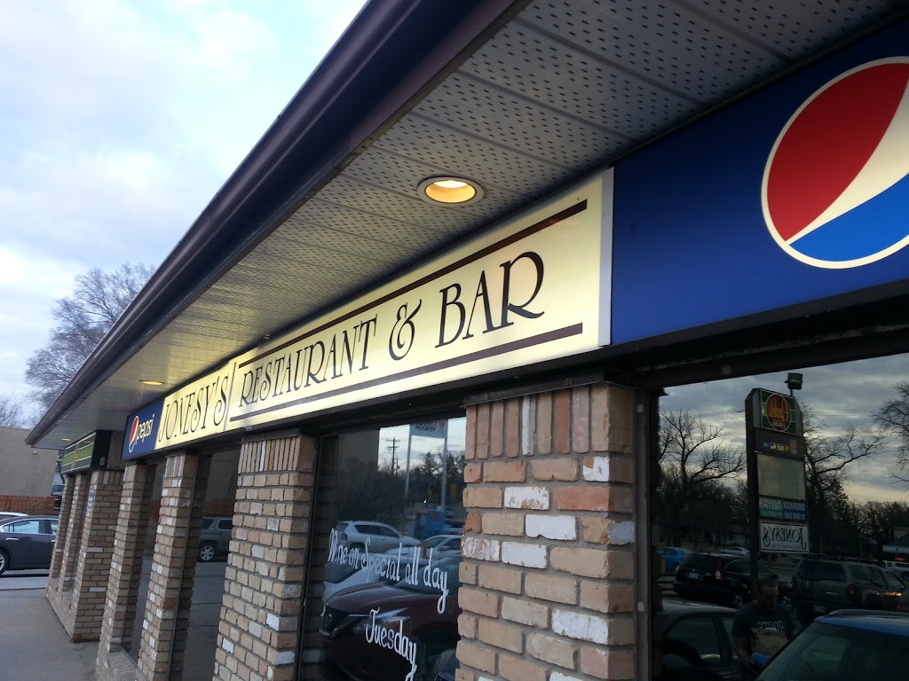 Jonesys Restaurant + Lounge | 3133 Birds Hill Rd, East Saint Paul, MB R2E 1G4, Canada | Phone: (204) 669-0557