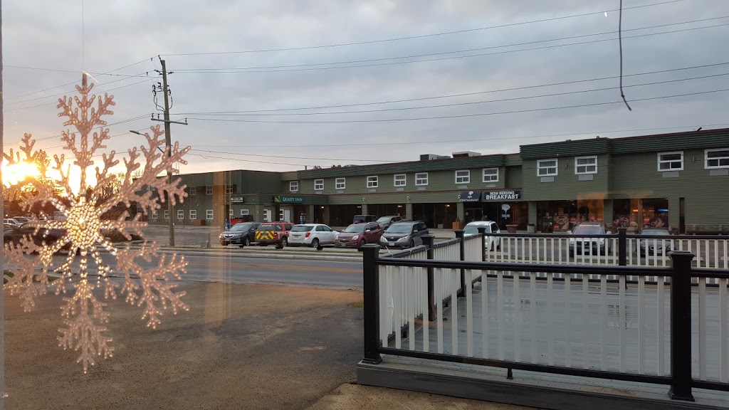 The Burger Shop | 309 Ecclestone Dr, Bracebridge, ON P1L 1G6, Canada | Phone: (705) 645-0355