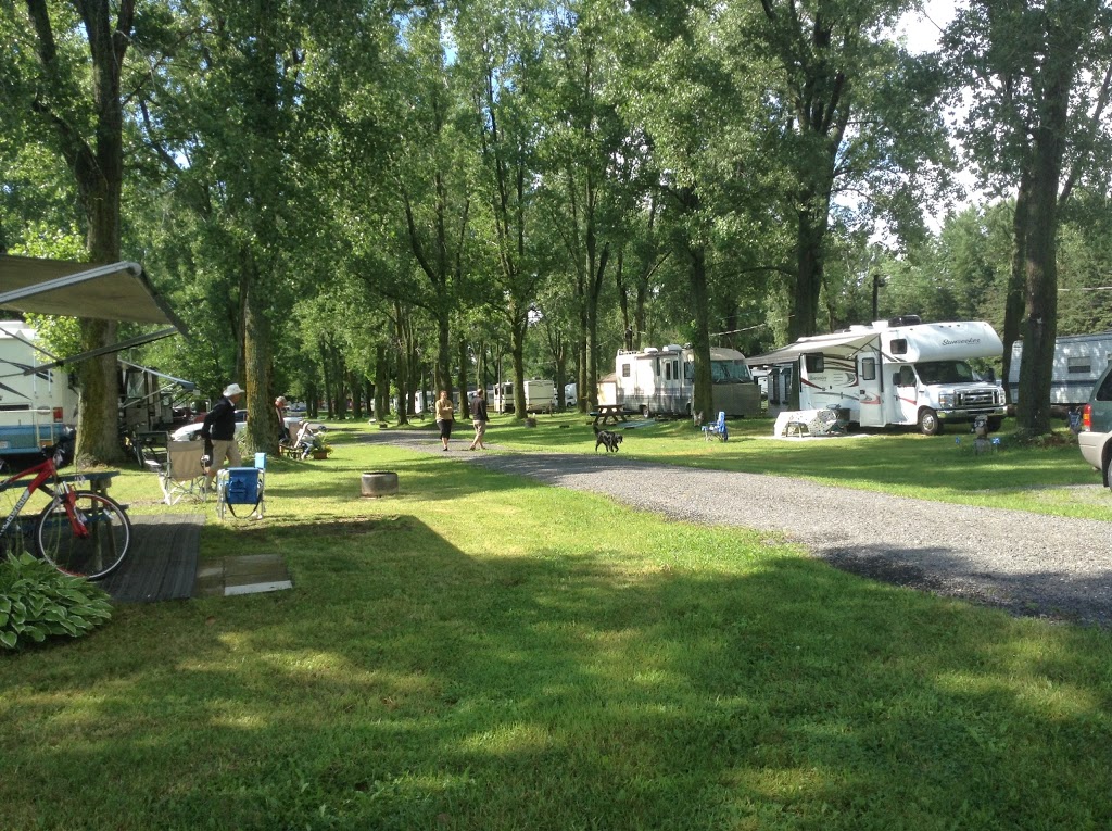 Camping Le Refuge Du Campeur 2007 | 18600 Boul Bécancour, Bécancour, QC G9H 1A8, Canada | Phone: (819) 233-3598