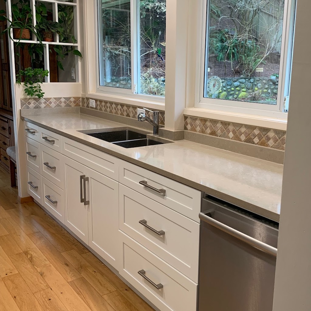 Oakwood Pacific Kitchens | 1044 Marine Dr, North Vancouver, BC V7P 1S5, Canada | Phone: (604) 770-1986