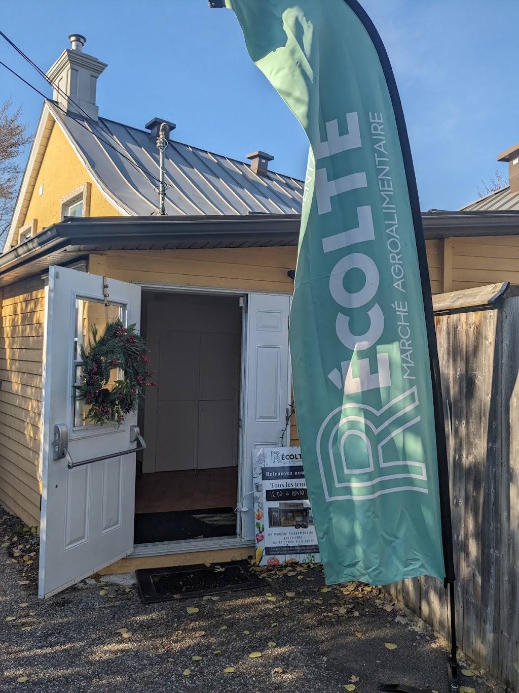 Récolte - marché agroalimentaire | 454 Chem. des Patriotes, La Vallée-du-Richelieu, QC J0H 2G0, Canada | Phone: (514) 570-3596