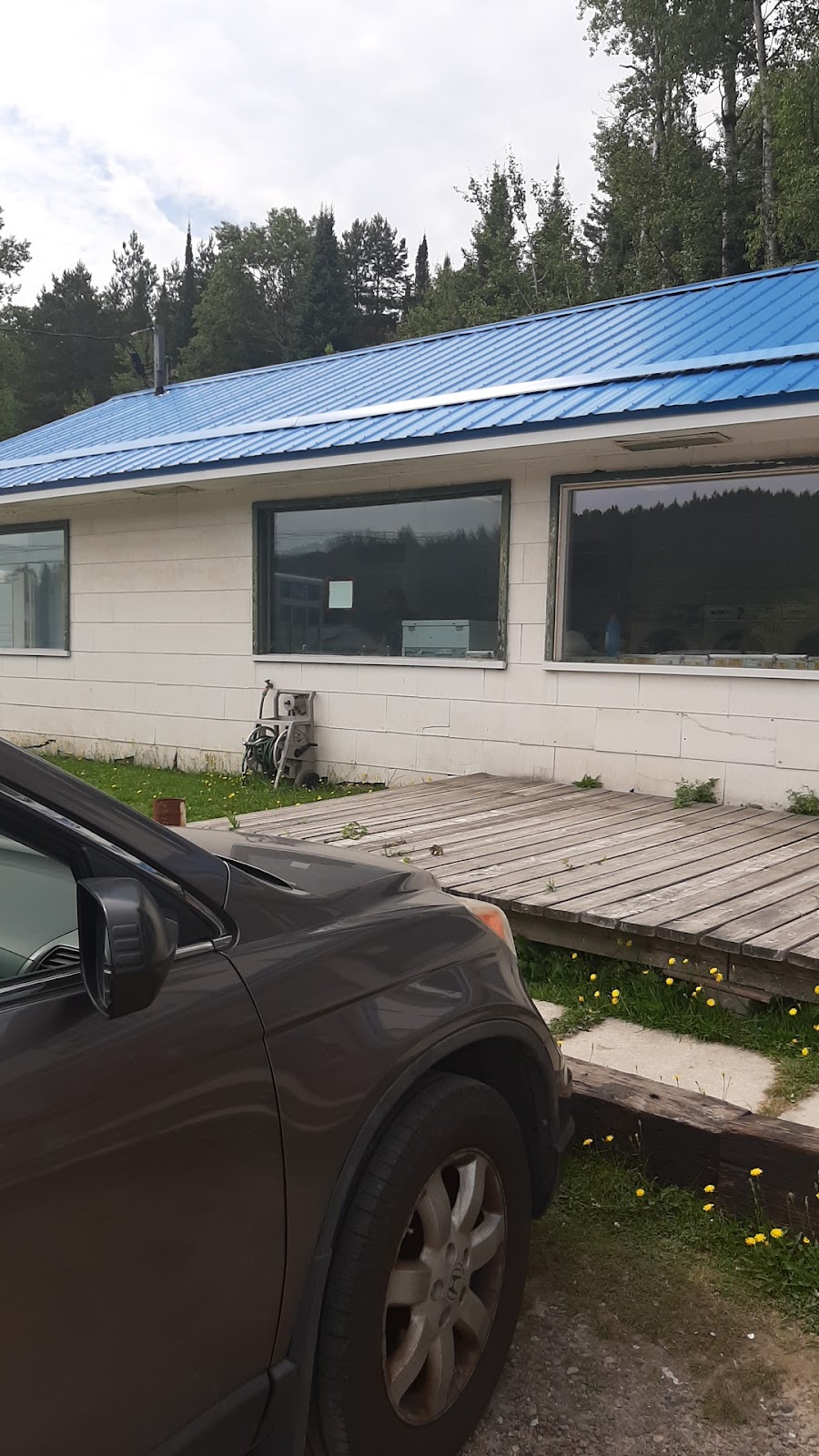 Burks Falls Laundromat | 307 Ontario St, Burks Falls, ON P0A 1C0, Canada | Phone: (705) 783-6999