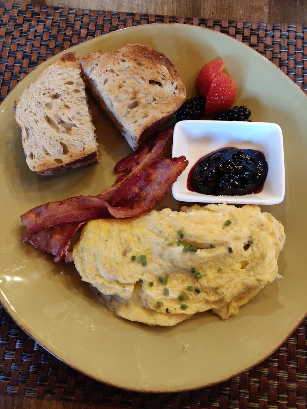 Ambleside Lodge B&B | 123A Rundle Crescent, Canmore, AB T1W 2L6, Canada | Phone: (403) 678-3976