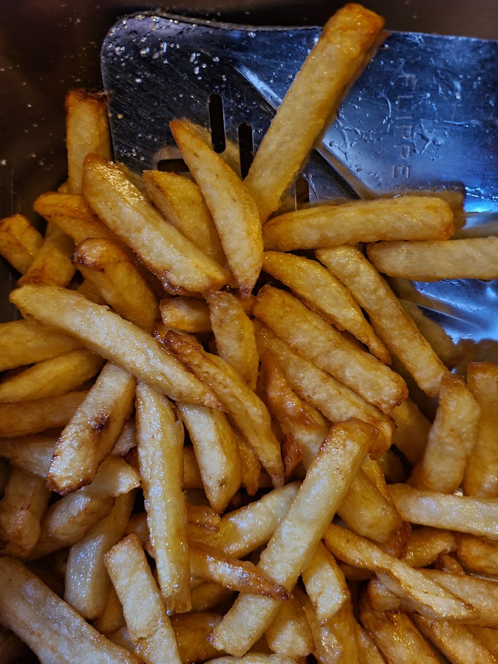 Pubs Riverside Lunch | 1666.5 St Clair Pkwy, Sarnia, ON N7T 7H5, Canada | Phone: (226) 776-1527