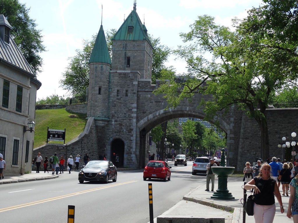 Monument aux Braves | Intersection rue Saint Louis et, Rue dAuteuil, Québec, QC G1R 4C4, Canada | Phone: (418) 380-2300