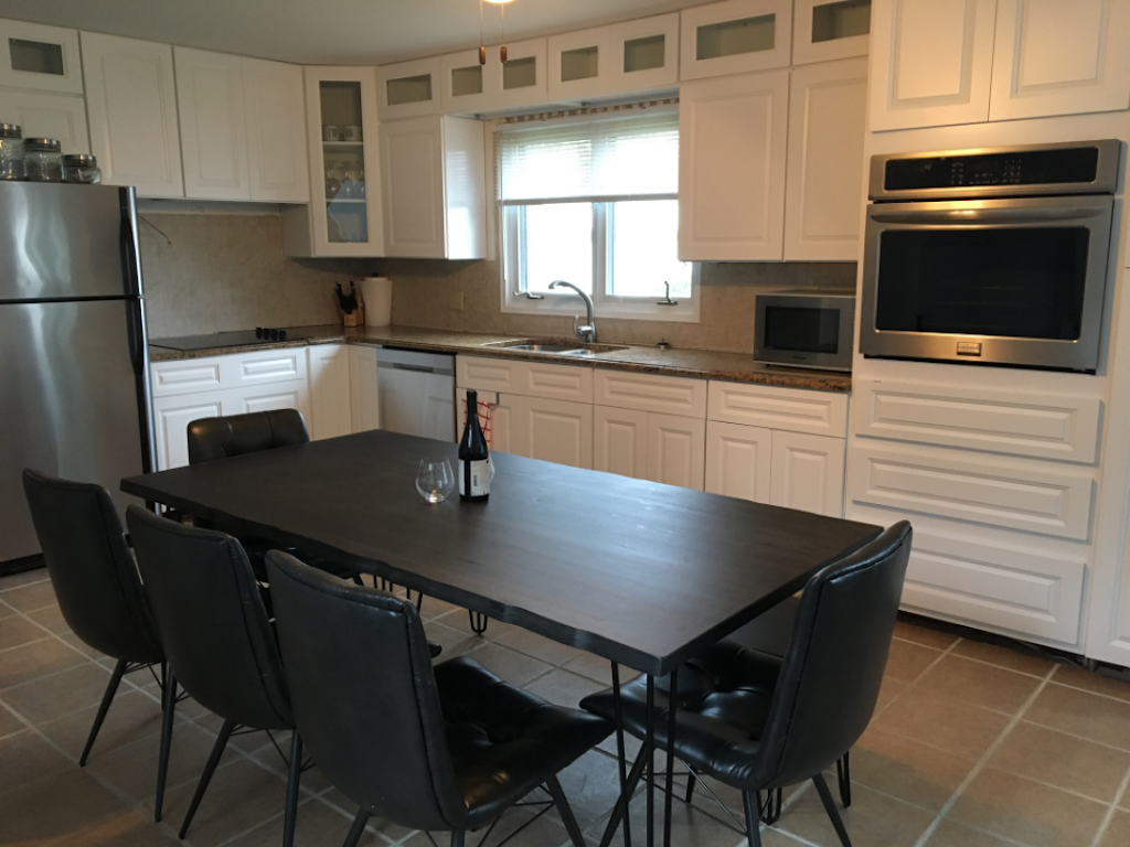 The Homestead | 154 Twelve OClock Point Rd, Carrying Place, ON K0K 1L0, Canada | Phone: (647) 202-2396