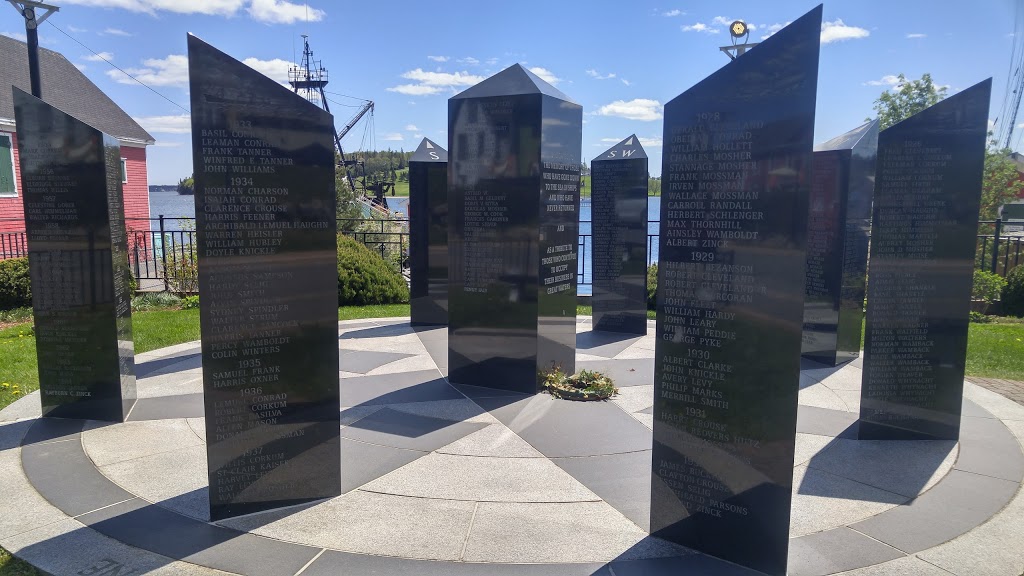Fishermens Memorial | 124 Bluenose Dr, Lunenburg, NS B0J 2C0, Canada | Phone: (902) 634-3170