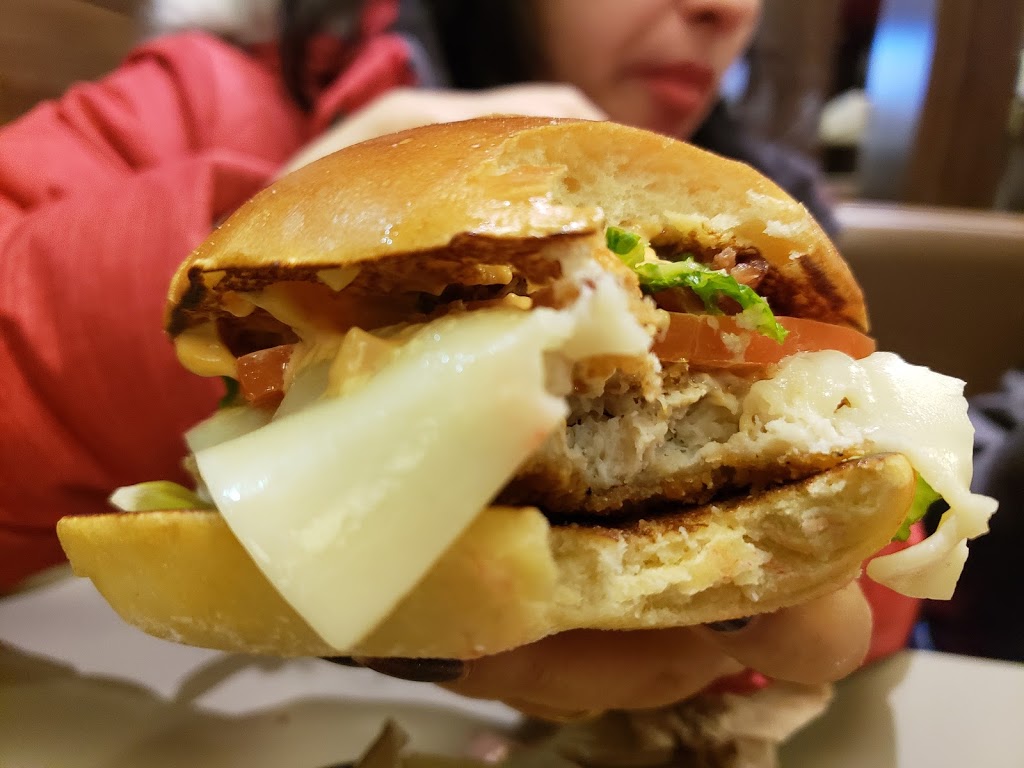 McDonalds | 979 Henderson Hwy, Winnipeg, MB R2K 2M2, Canada | Phone: (204) 949-5110