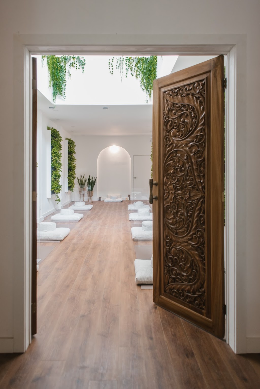 Lyfe Meditation Studio | 998 Queen St E, Toronto, ON M4M 1K1, Canada | Phone: (416) 462-0490