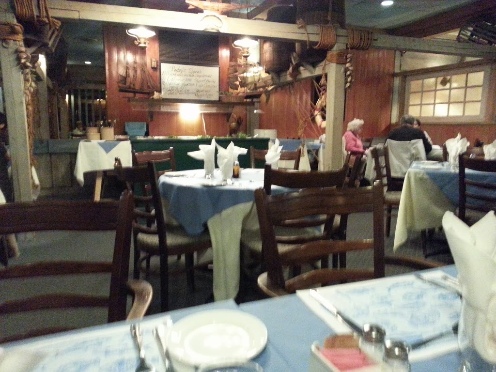 Flippers Fish House | 2300 Lawrence Ave E, Scarborough, ON M1P 2K9, Canada | Phone: (416) 759-6671