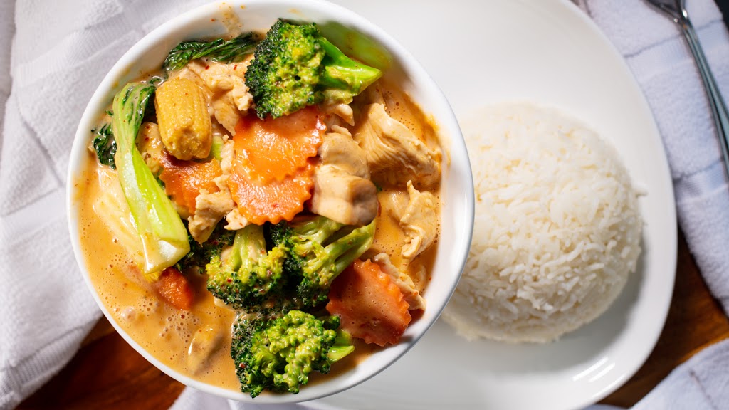 The Friendly Thai | 223 Roncesvalles Ave, Toronto, ON M6R 2L6, Canada | Phone: (416) 535-0111