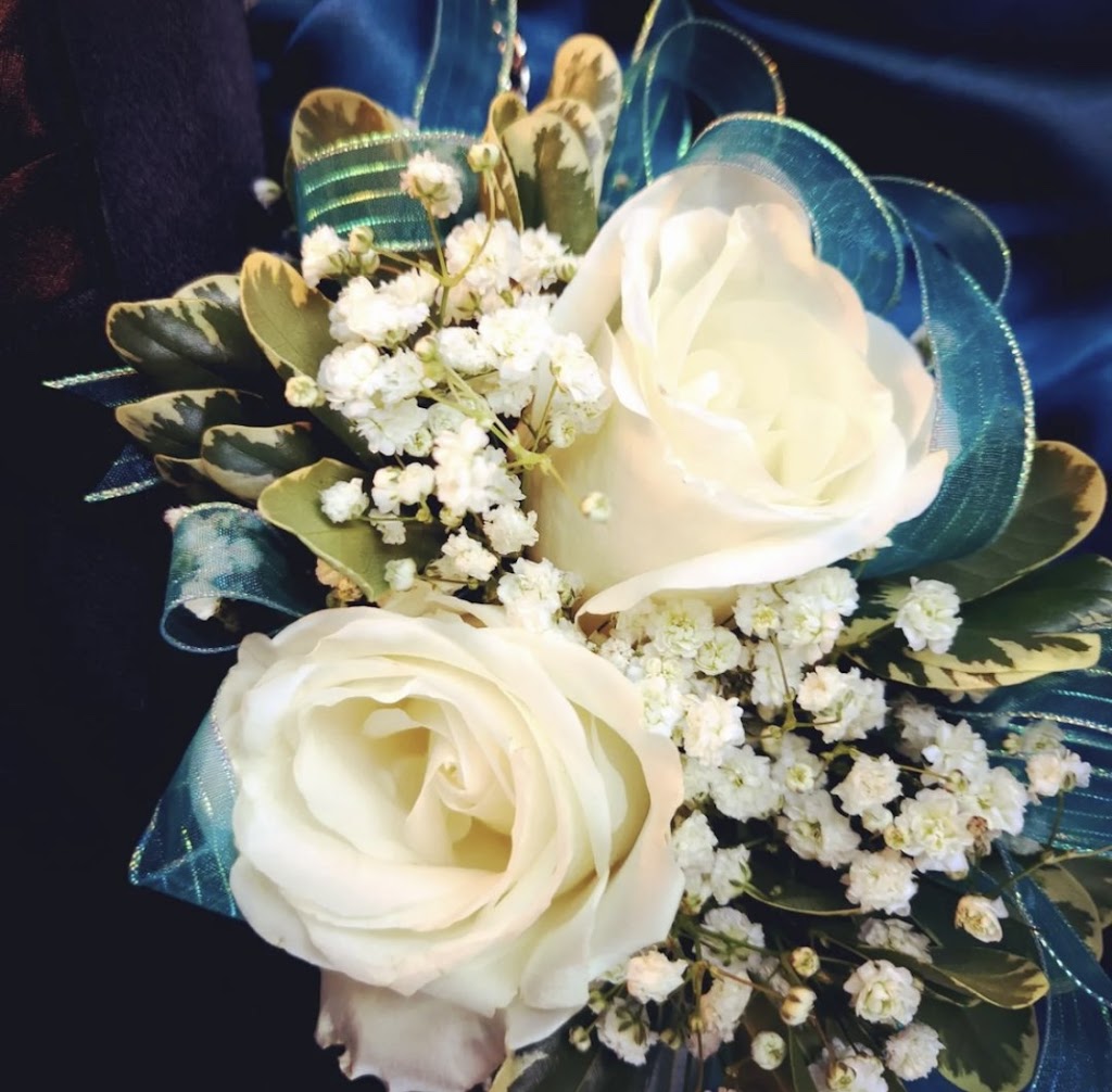 Brighton Backyard Blooms | 22 Walt St, Brighton, ON K0K 1H0, Canada | Phone: (905) 926-9372